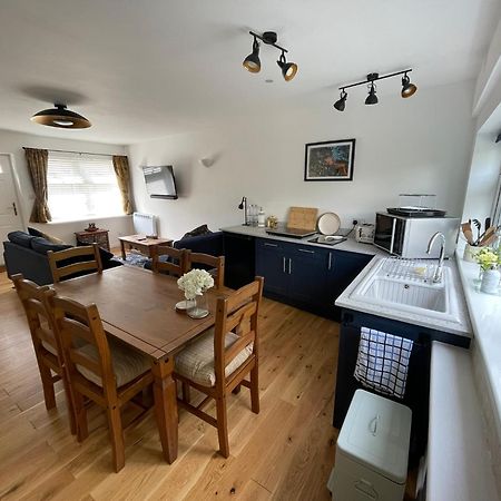 Close To Sea And South Downs National Park - Sompting Екстериор снимка